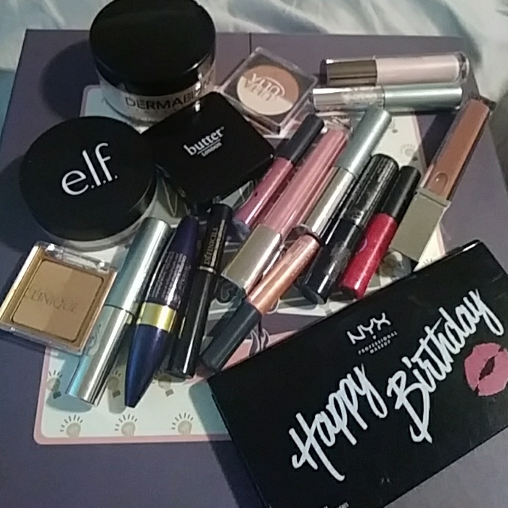 Small makeup lot